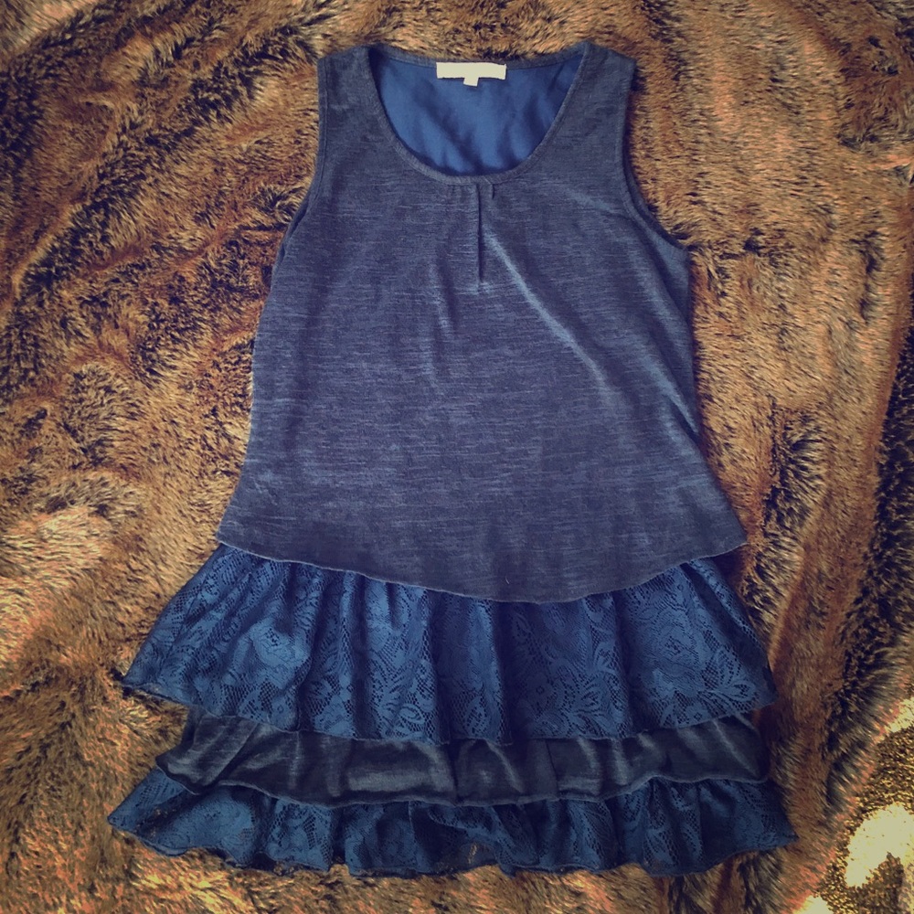 Young essence flowy peasant tank